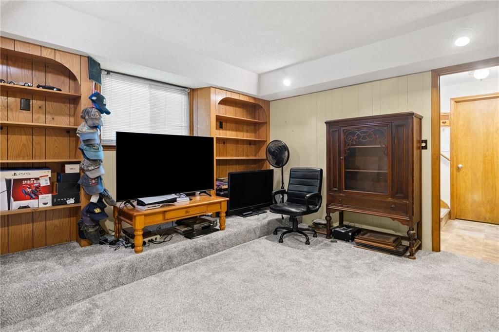 Photo 24 of 37 - 17819 E Greentree Avenue, Independence, MO 64057