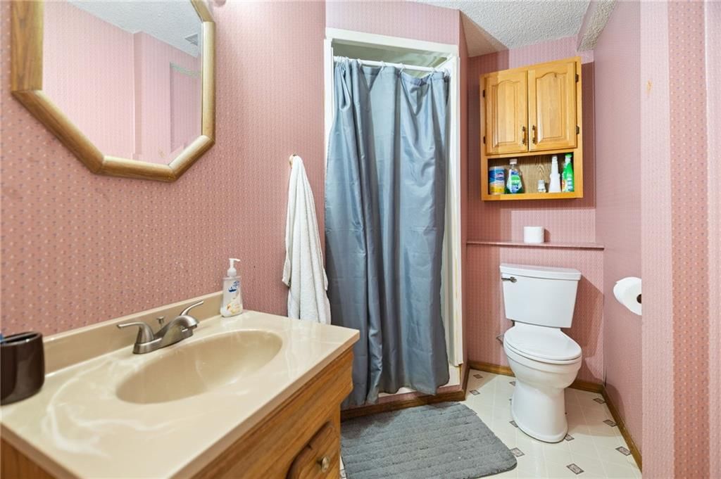 Photo 29 of 37 - 17819 E Greentree Avenue, Independence, MO 64057
