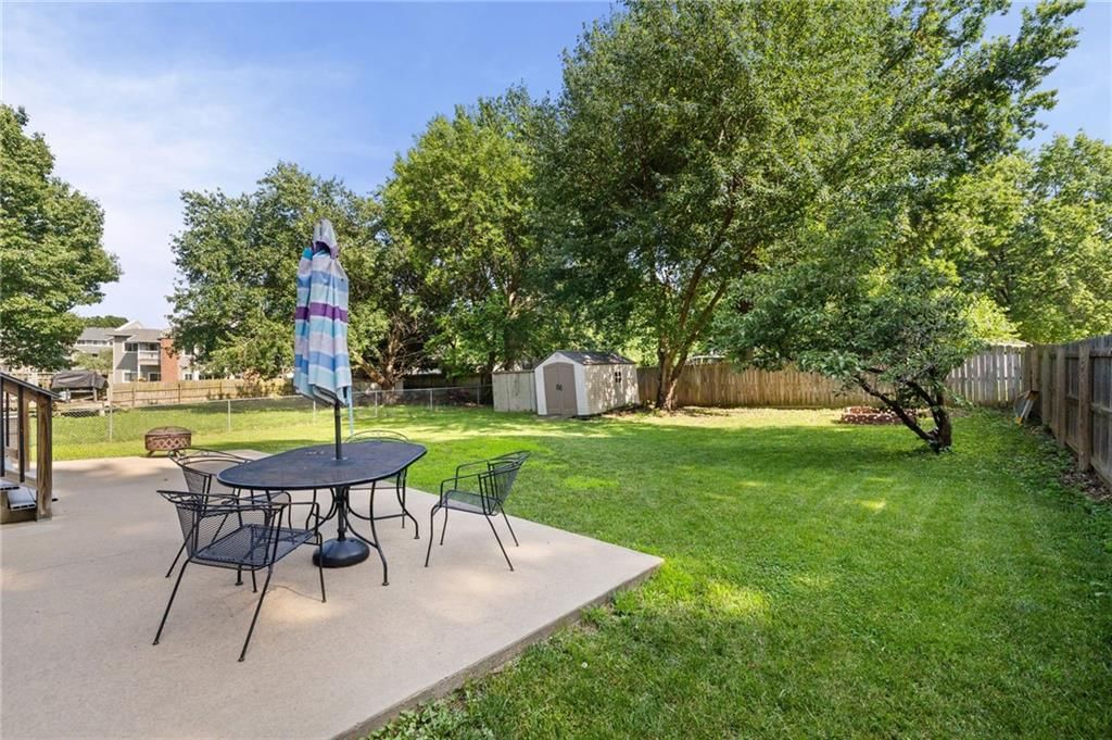 Photo 30 of 37 - 17819 E Greentree Avenue, Independence, MO 64057
