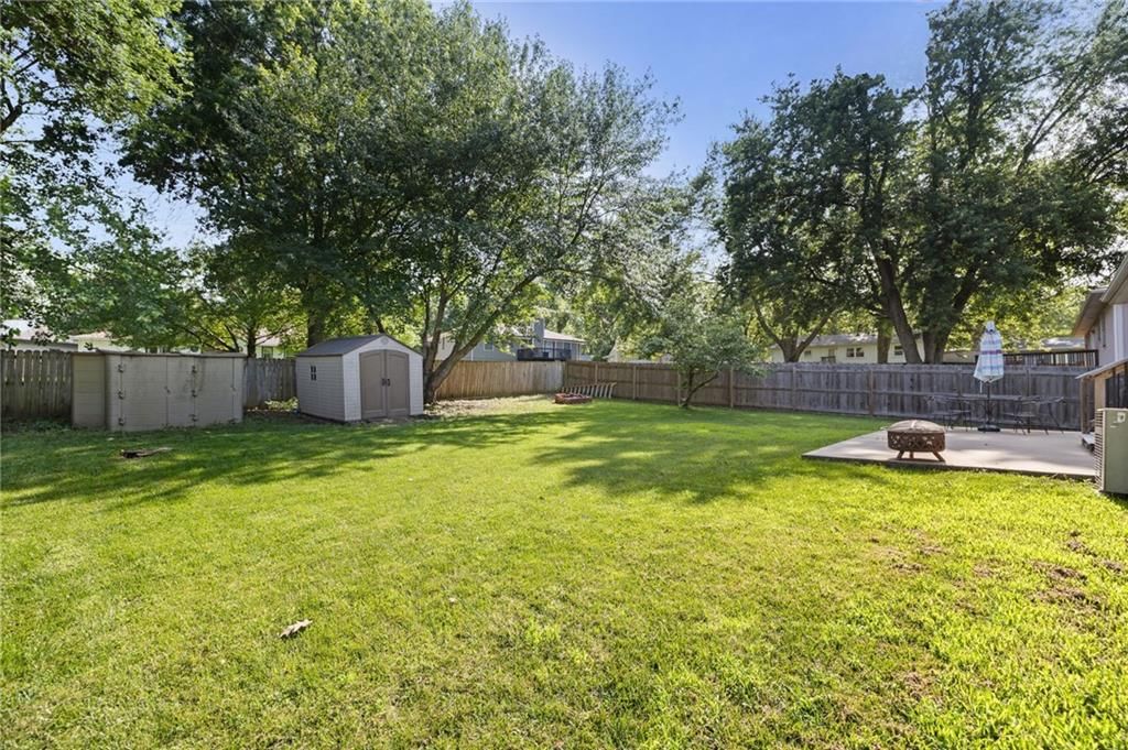 Photo 31 of 37 - 17819 E Greentree Avenue, Independence, MO 64057