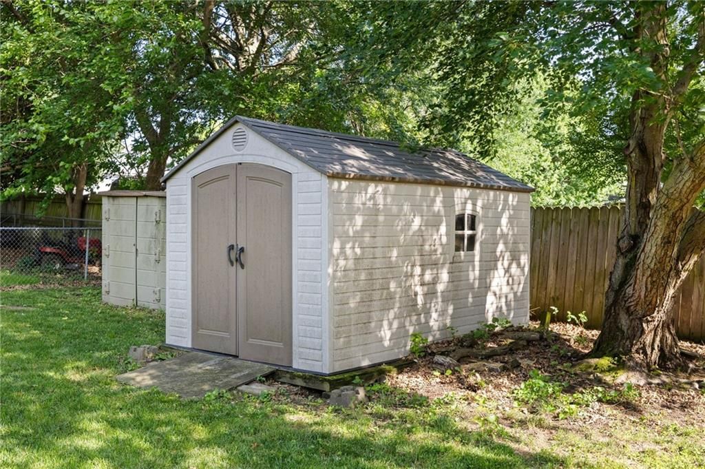 Photo 33 of 37 - 17819 E Greentree Avenue, Independence, MO 64057
