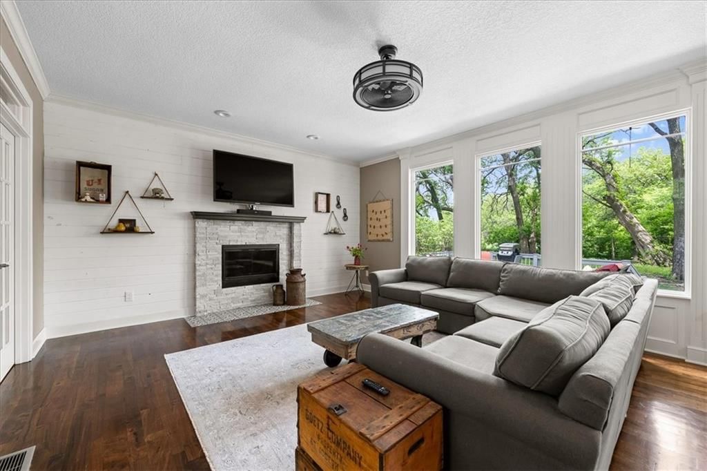 15902 W 161st Street — photo 9