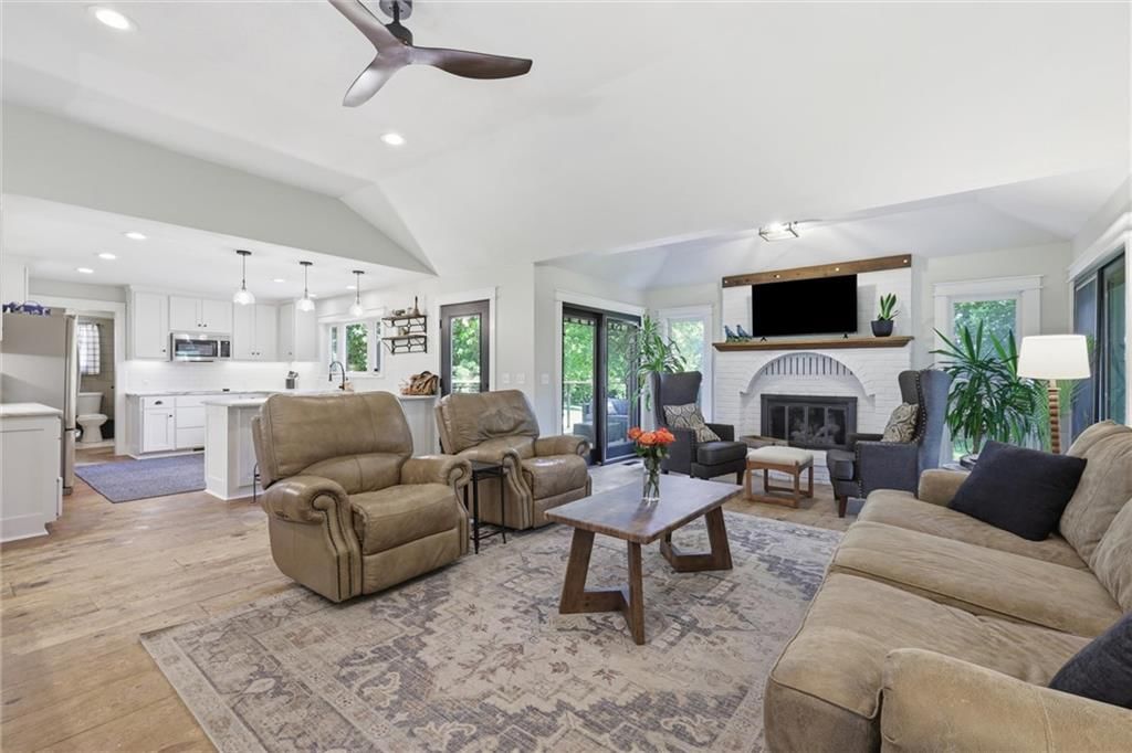 13901 Leavenworth Road — photo 9