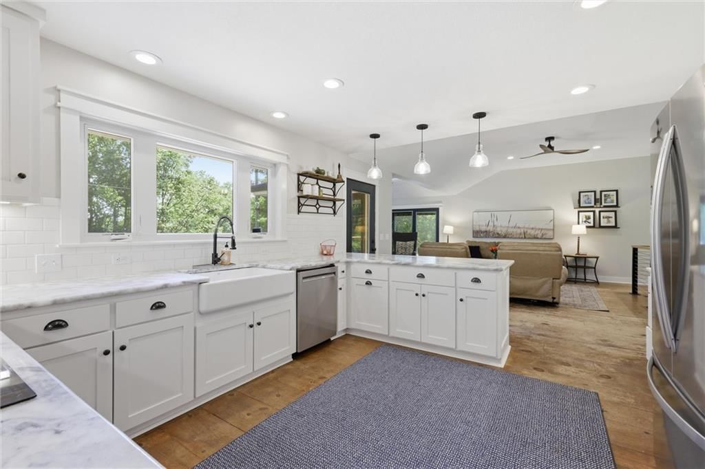 13901 Leavenworth Road — photo 11