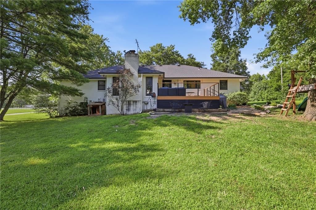 13901 Leavenworth Road — photo 30