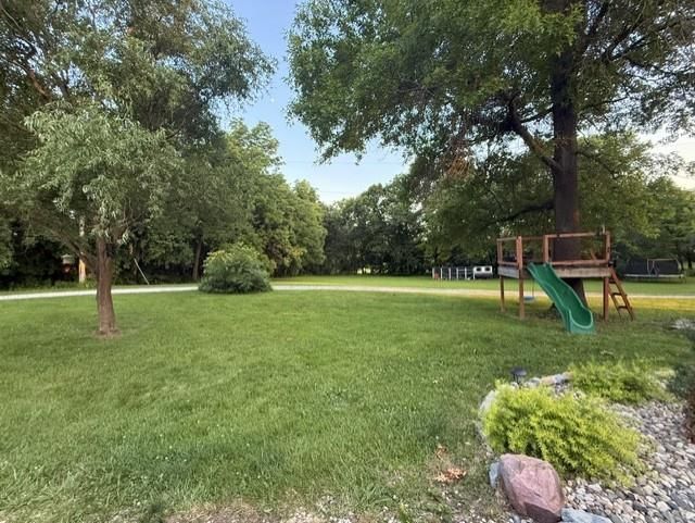 13901 Leavenworth Road — photo 38