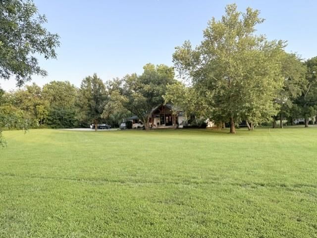 13901 Leavenworth Road — photo 40