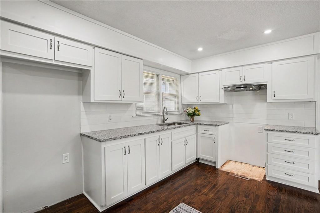 10104 Wheeling Avenue — photo 10