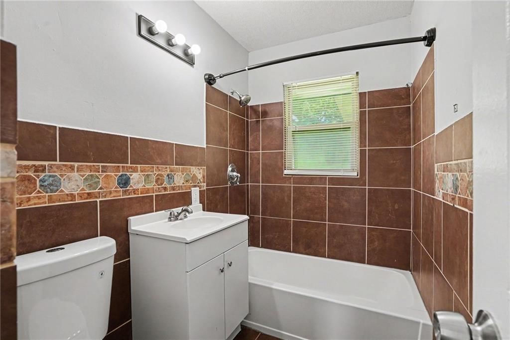 10104 Wheeling Avenue — photo 11
