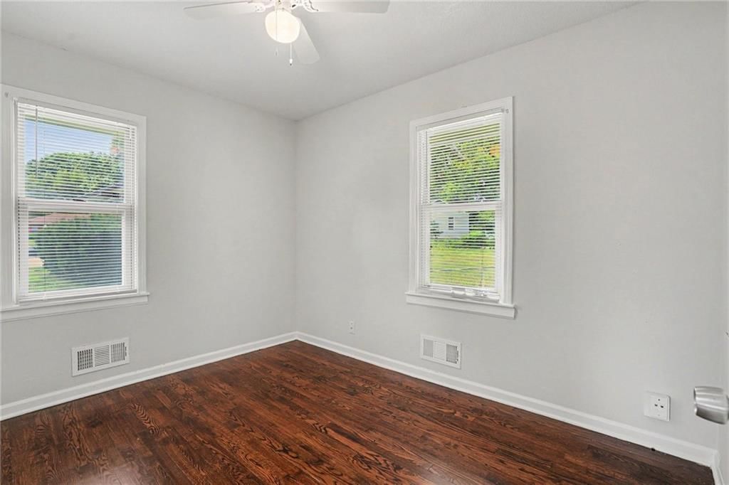 10104 Wheeling Avenue — photo 12