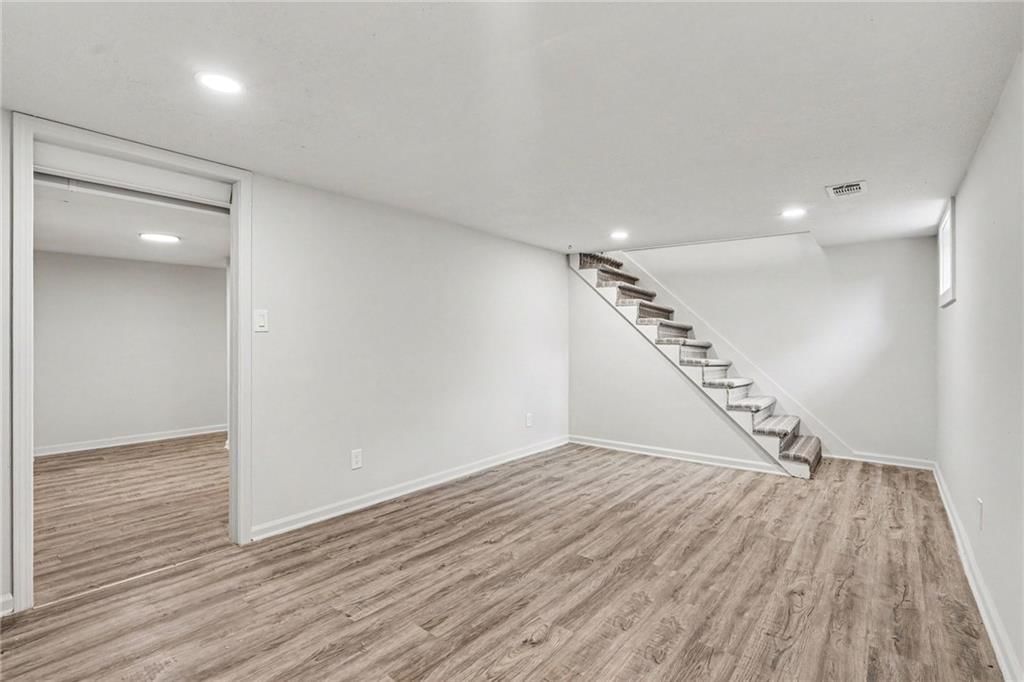 10104 Wheeling Avenue — photo 15
