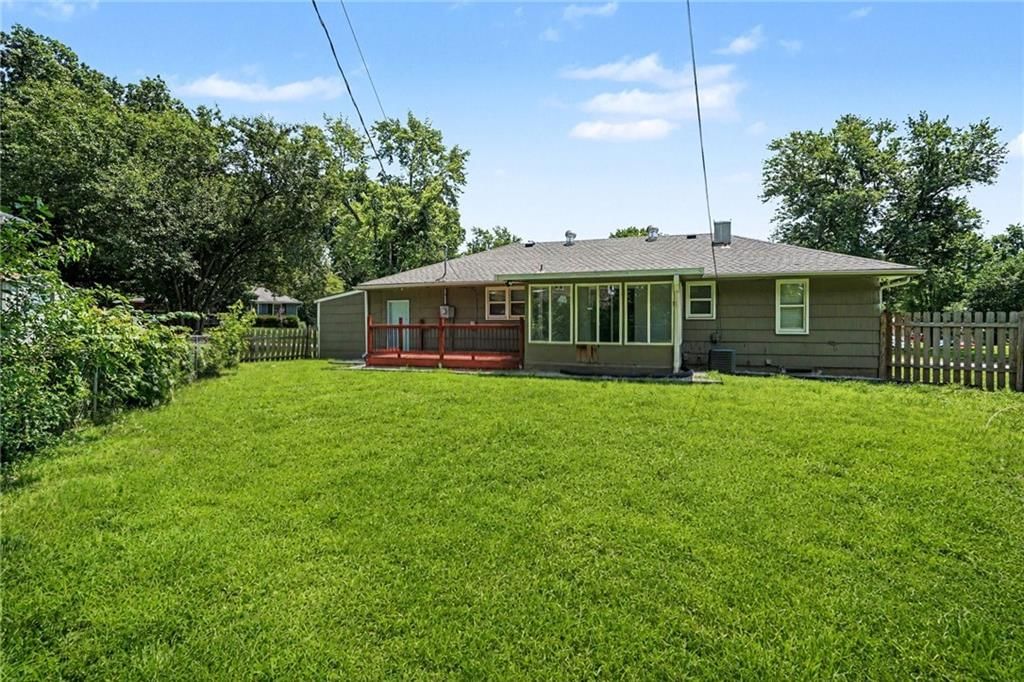 10104 Wheeling Avenue — photo 23
