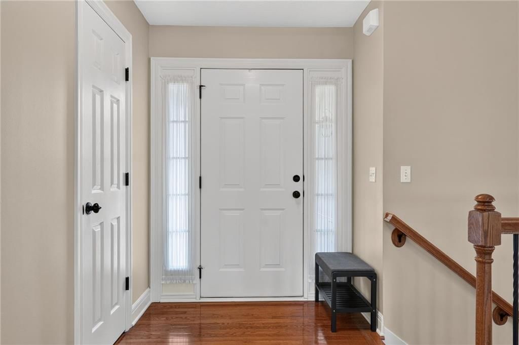 10658 S EMERALD Street — photo 5