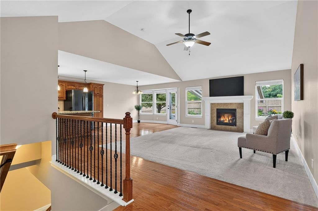 10658 S EMERALD Street — photo 6