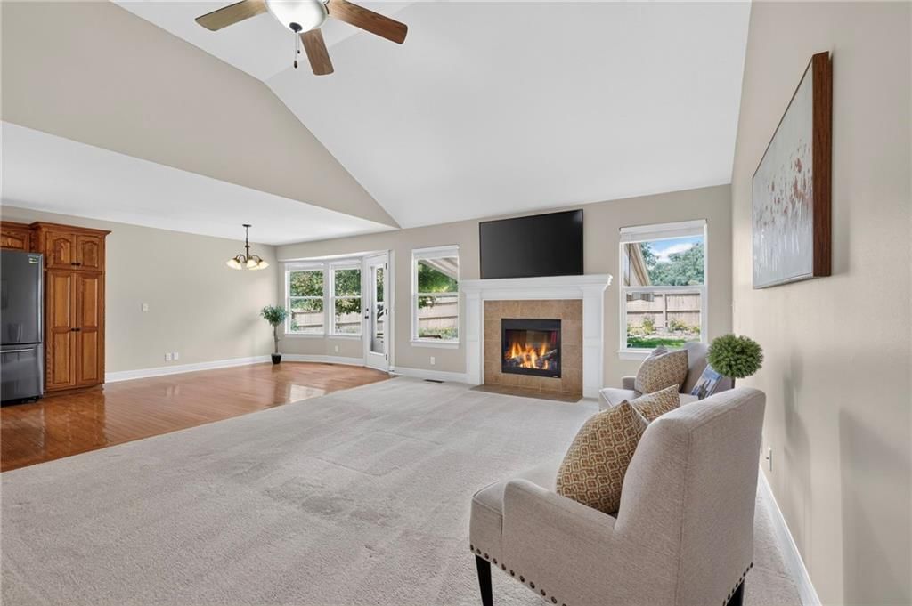 10658 S EMERALD Street — photo 7