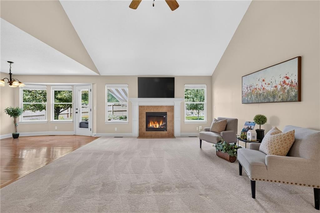 10658 S EMERALD Street — photo 9