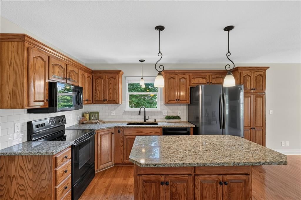10658 S EMERALD Street — photo 13
