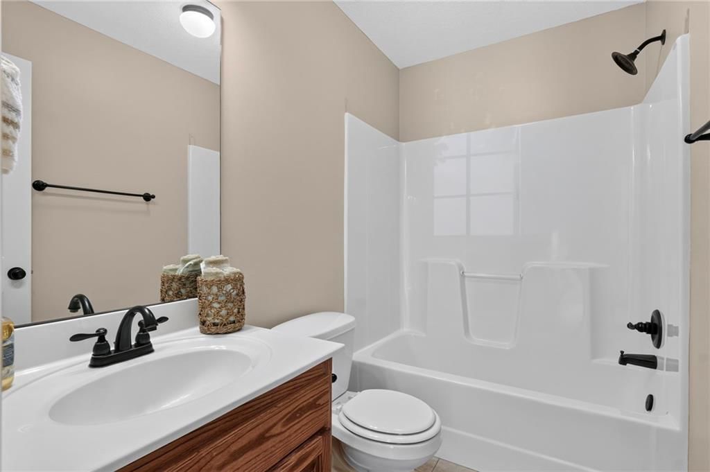 10658 S EMERALD Street — photo 18
