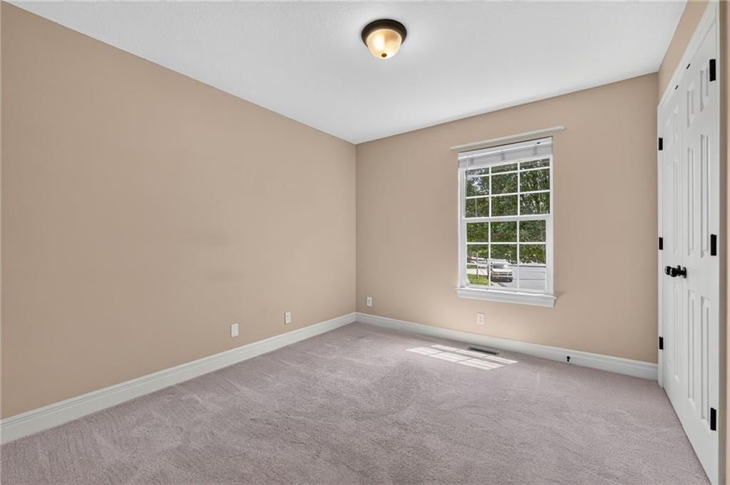 10658 S EMERALD Street — photo 19
