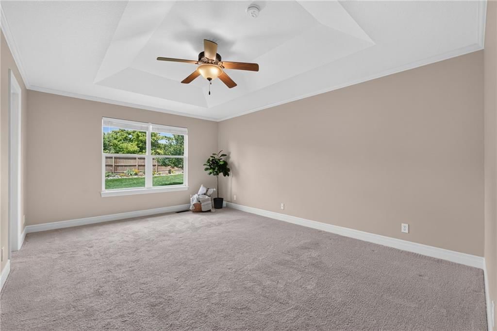 10658 S EMERALD Street — photo 21
