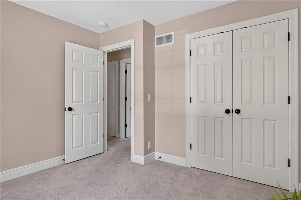 10658 S EMERALD Street — photo 25