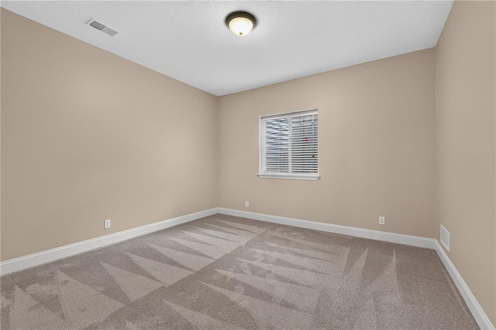 10658 S EMERALD Street — photo 29