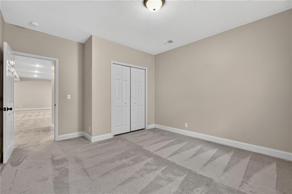 10658 S EMERALD Street — photo 30
