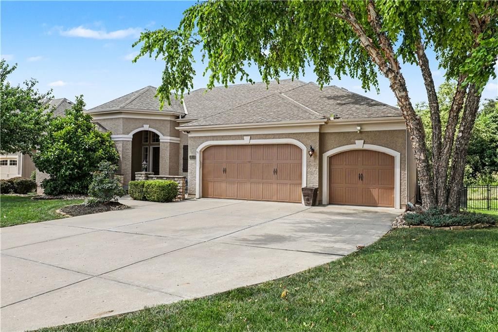 1616 NE Daltons Ridge Drive — photo 2