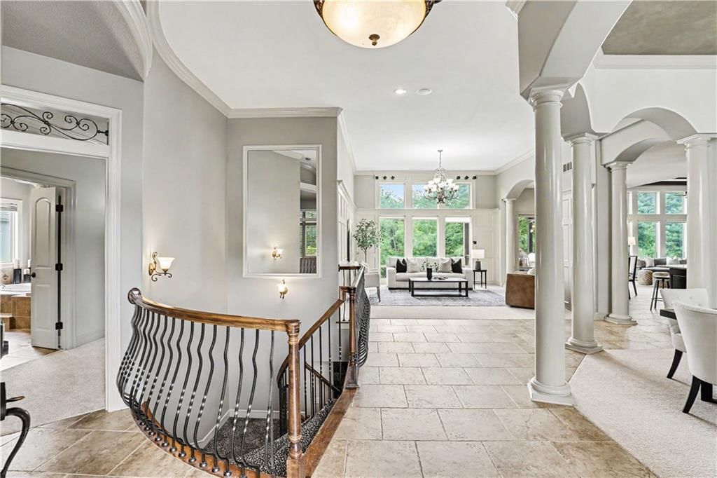 1616 NE Daltons Ridge Drive — photo 4