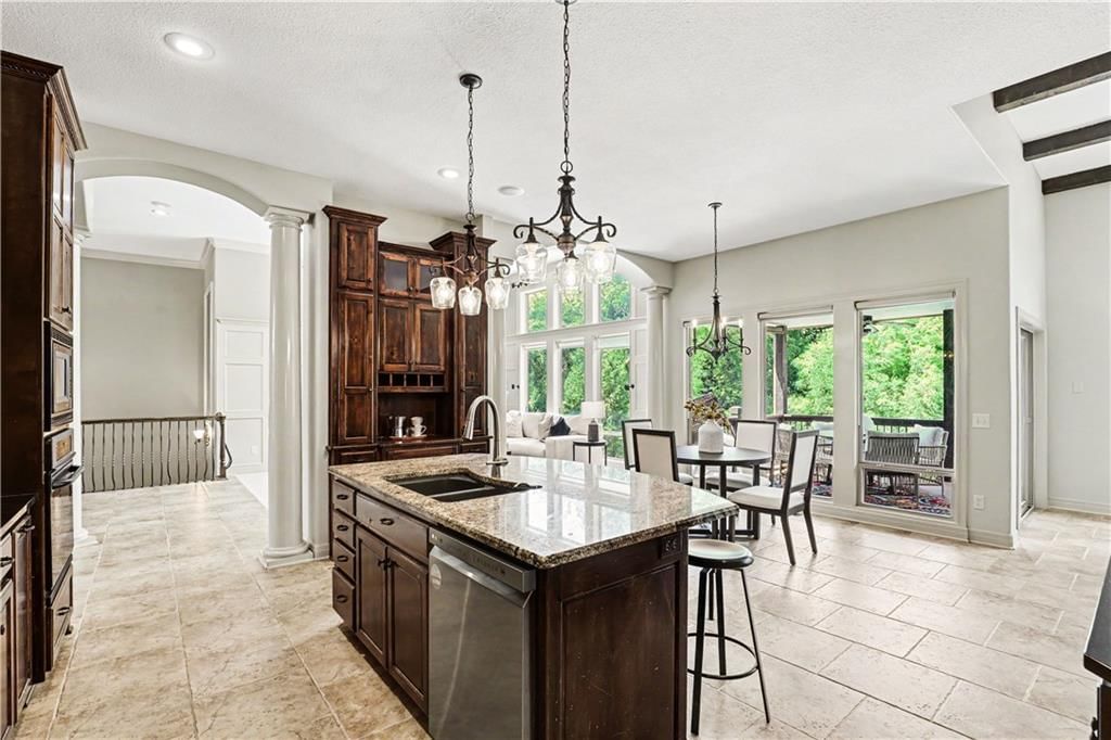 1616 NE Daltons Ridge Drive — photo 10