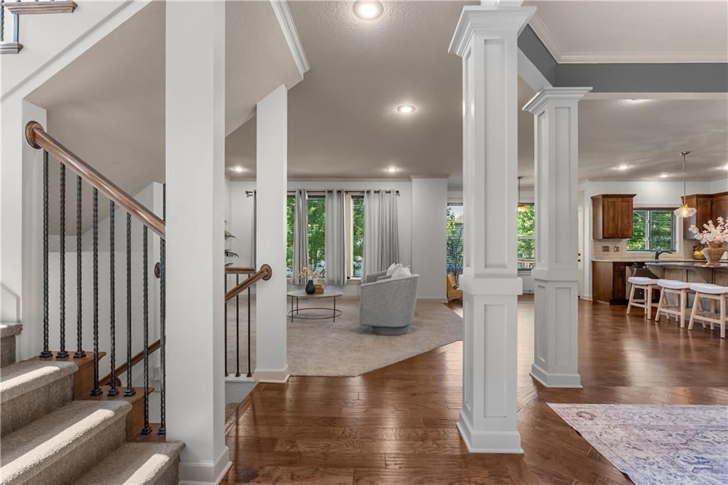 508 SW Lake Side Drive — photo 5