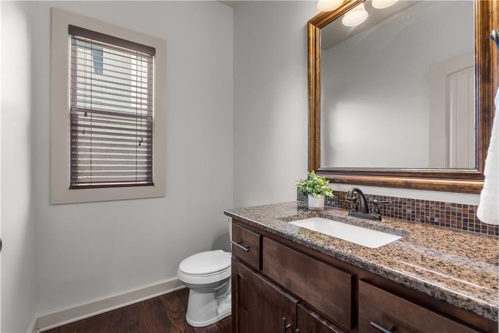 508 SW Lake Side Drive — photo 17