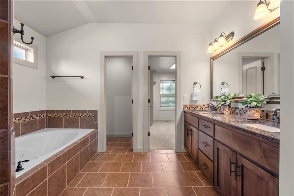 508 SW Lake Side Drive — photo 22
