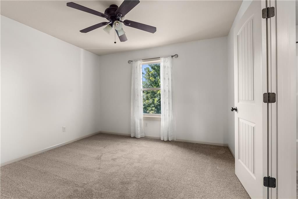 508 SW Lake Side Drive — photo 31