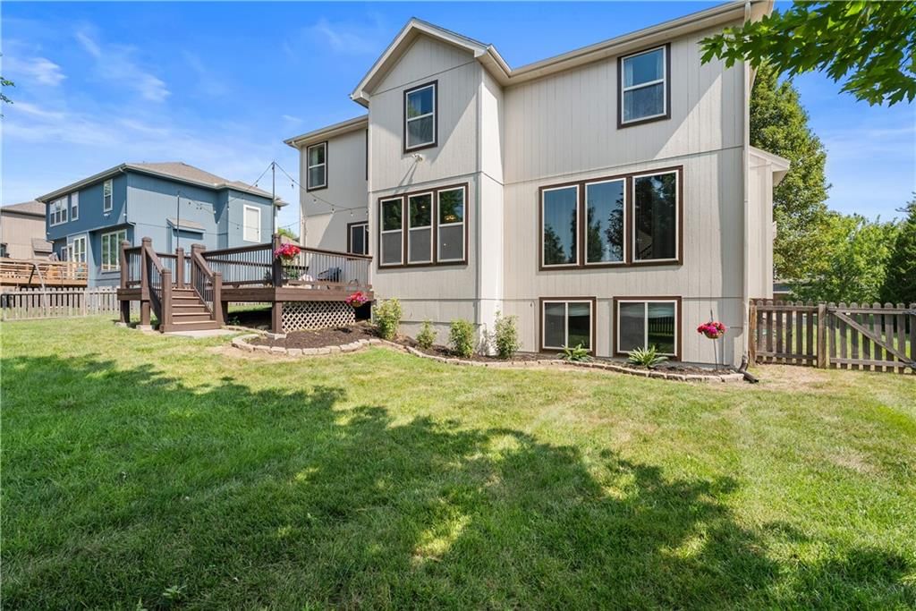 508 SW Lake Side Drive — photo 43