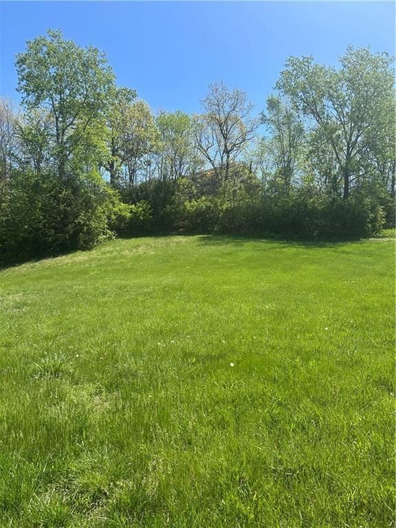 6445 NW Monticello Drive, Parkville, MO
