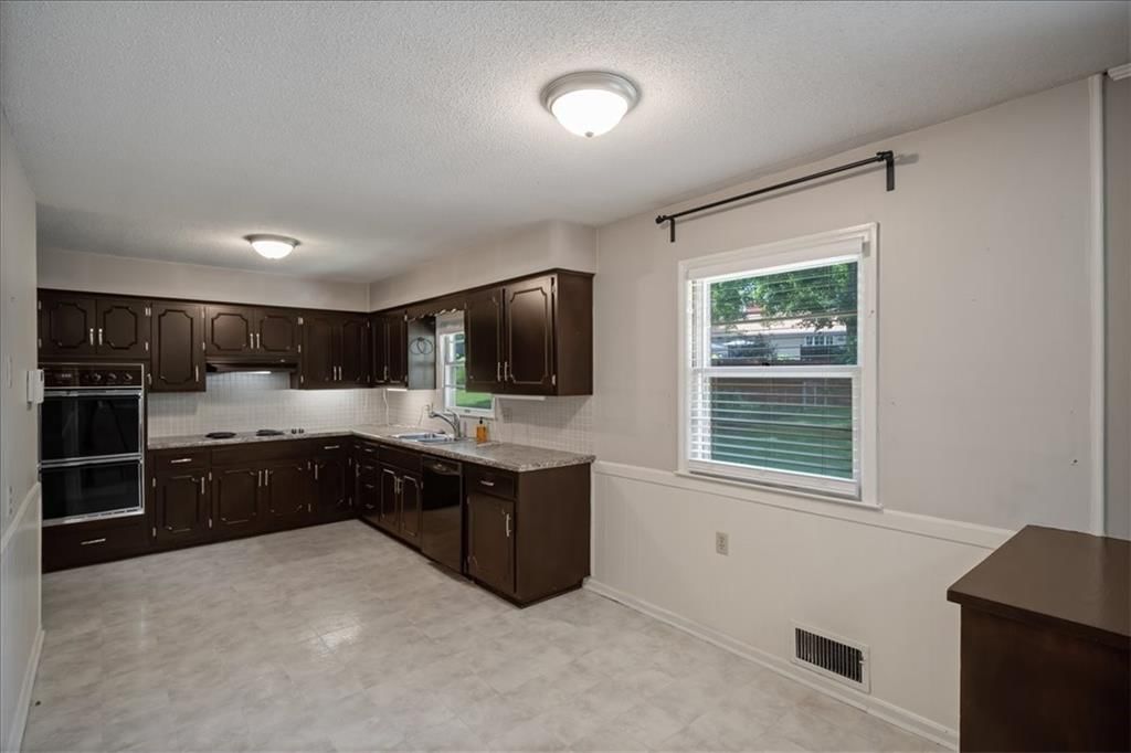 20 W 109TH Terrace — photo 11