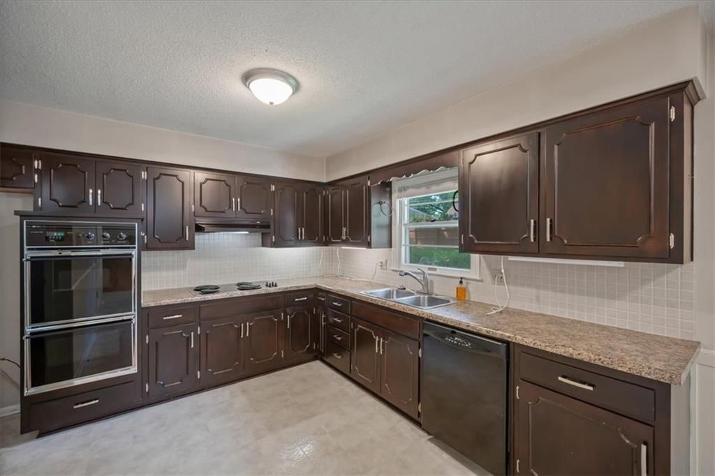 20 W 109TH Terrace — photo 13