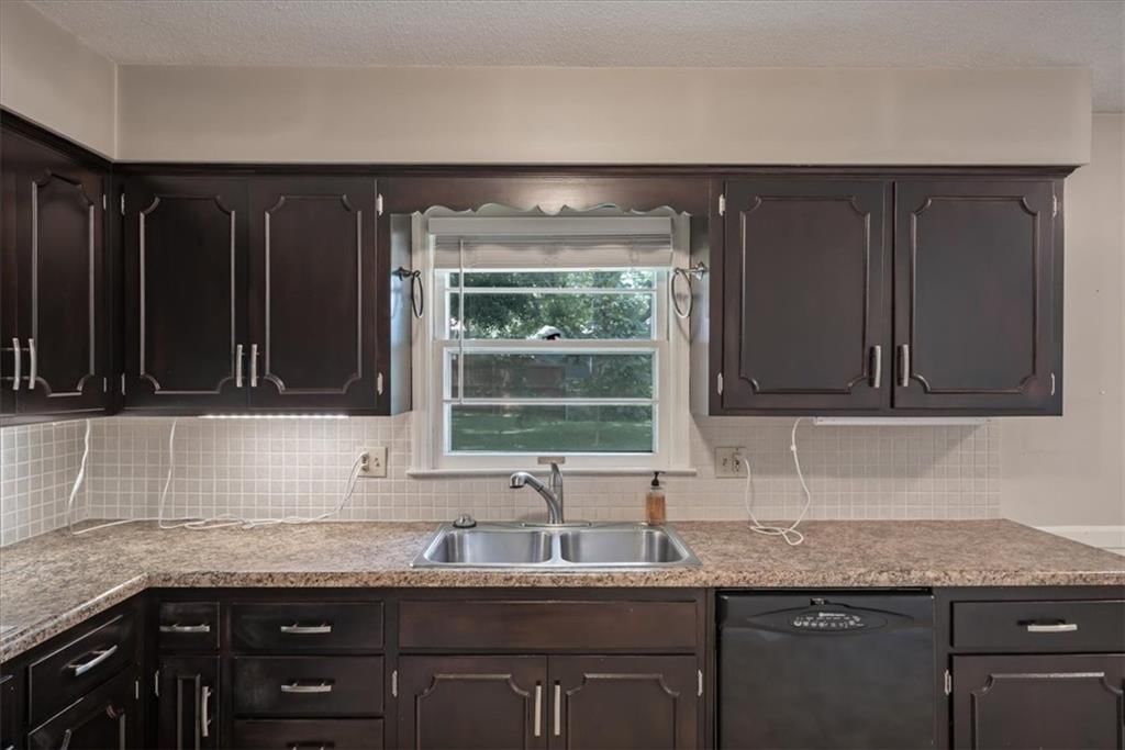 20 W 109TH Terrace — photo 14
