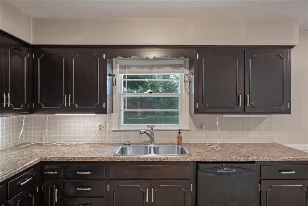 20 W 109TH Terrace — photo 15