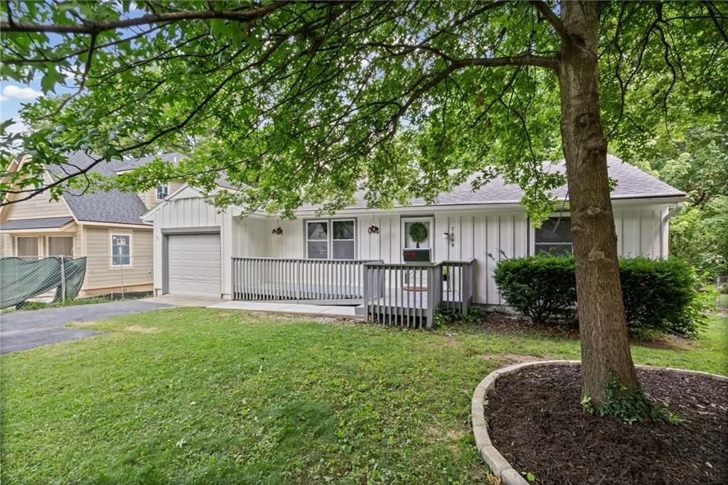 7809 Rosewood Drive — photo 2