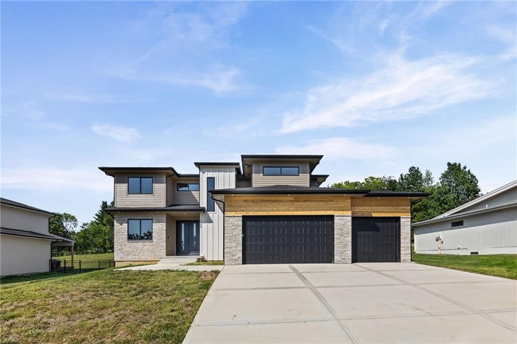 1006 Meadowbrook Drive, Kearney, MO: listing photo 2