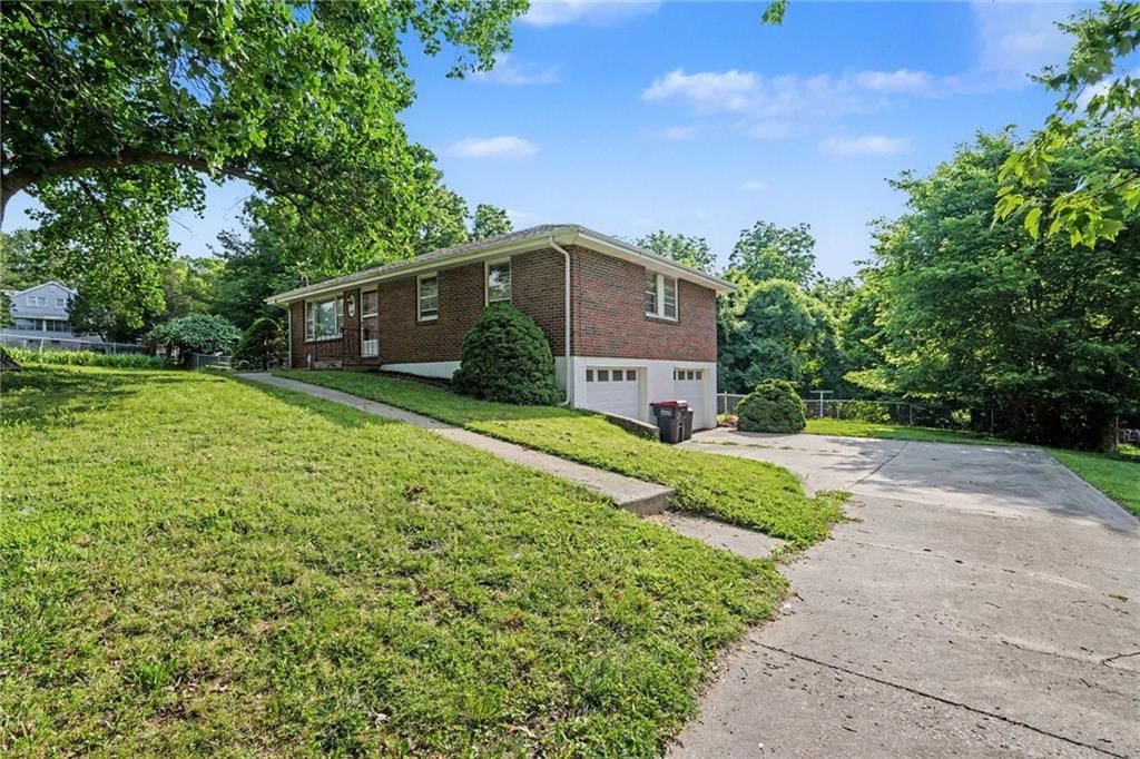 235 N Eugene Field Road — photo 3