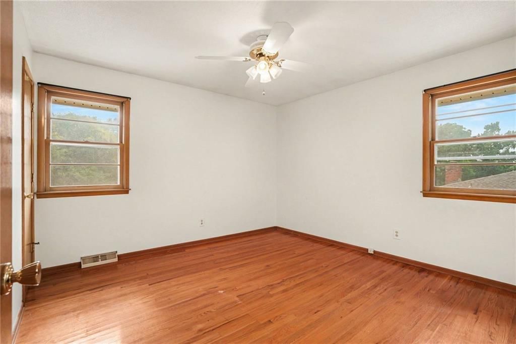 235 N Eugene Field Road — photo 16