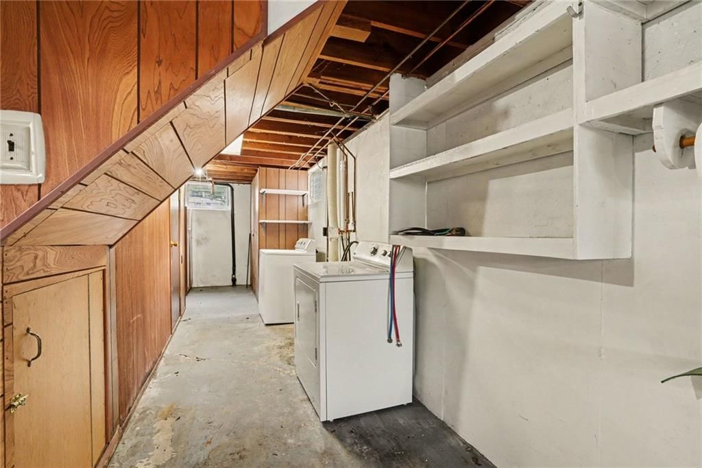 235 N Eugene Field Road — photo 32