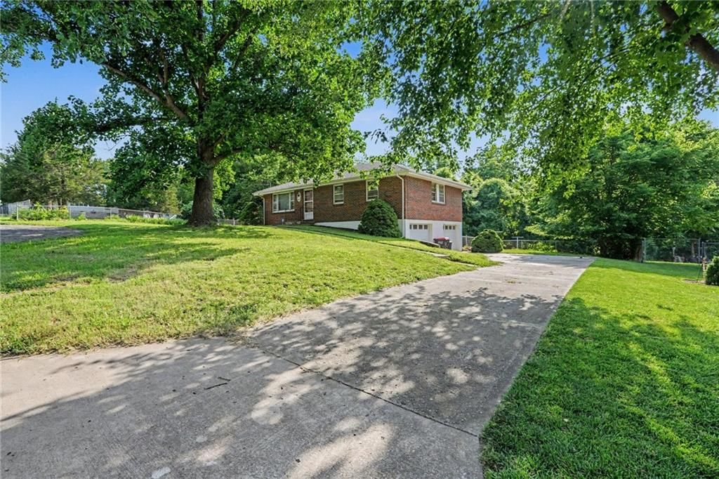 235 N Eugene Field Road — photo 36