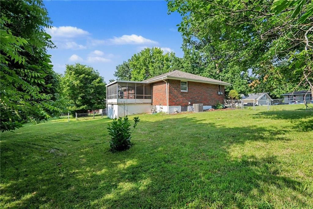 235 N Eugene Field Road — photo 39