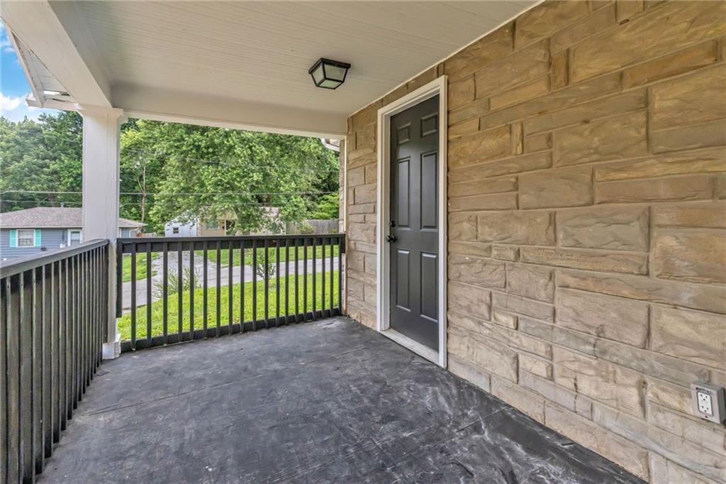 804 N Grand Avenue — photo 3