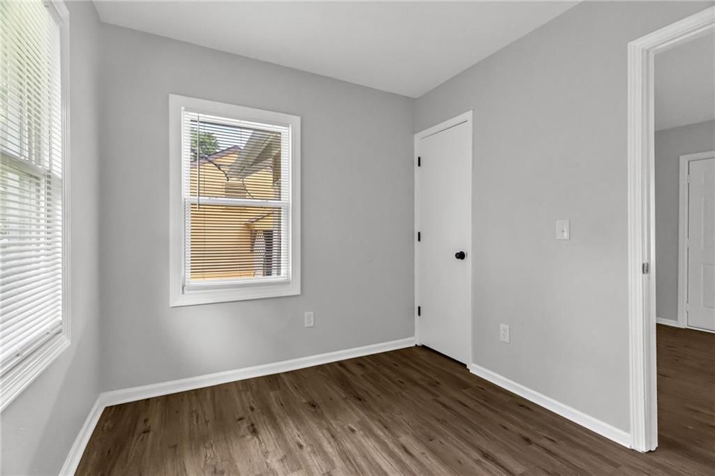 804 N Grand Avenue — photo 7
