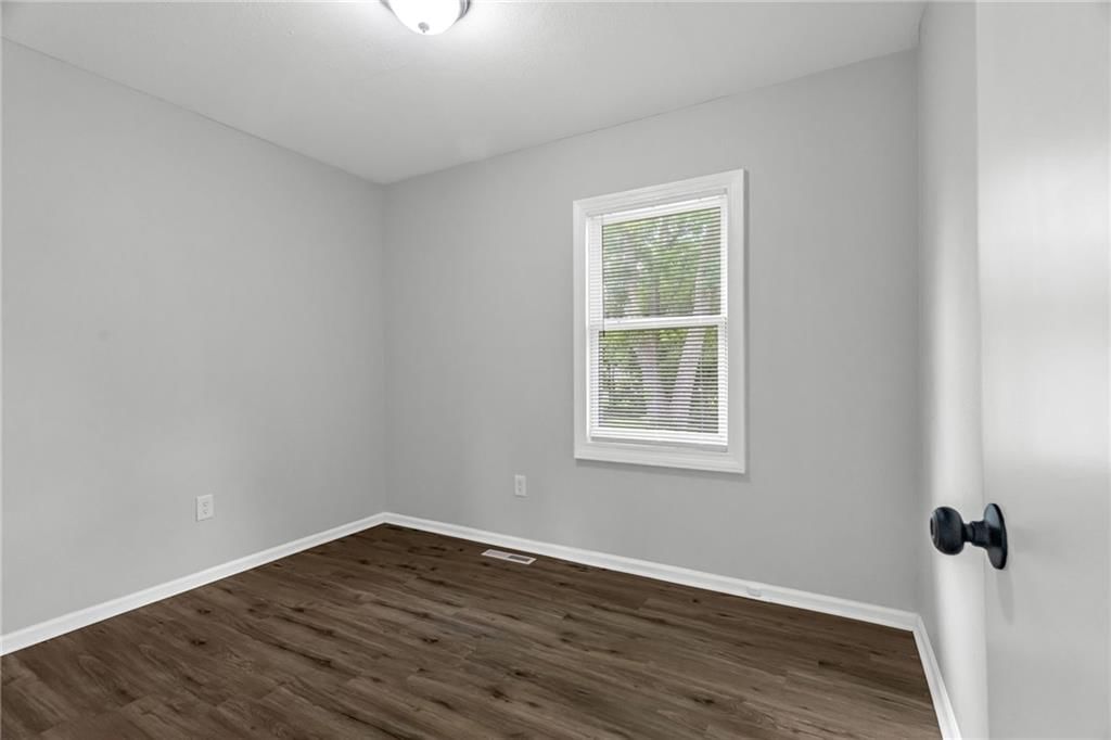 804 N Grand Avenue — photo 9